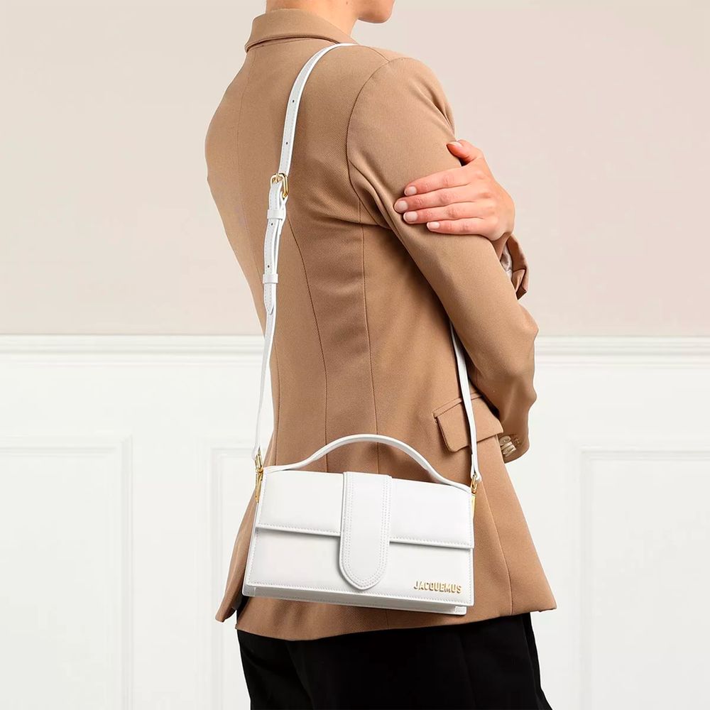 jacquemus-white-leather-bag-logo-on-model