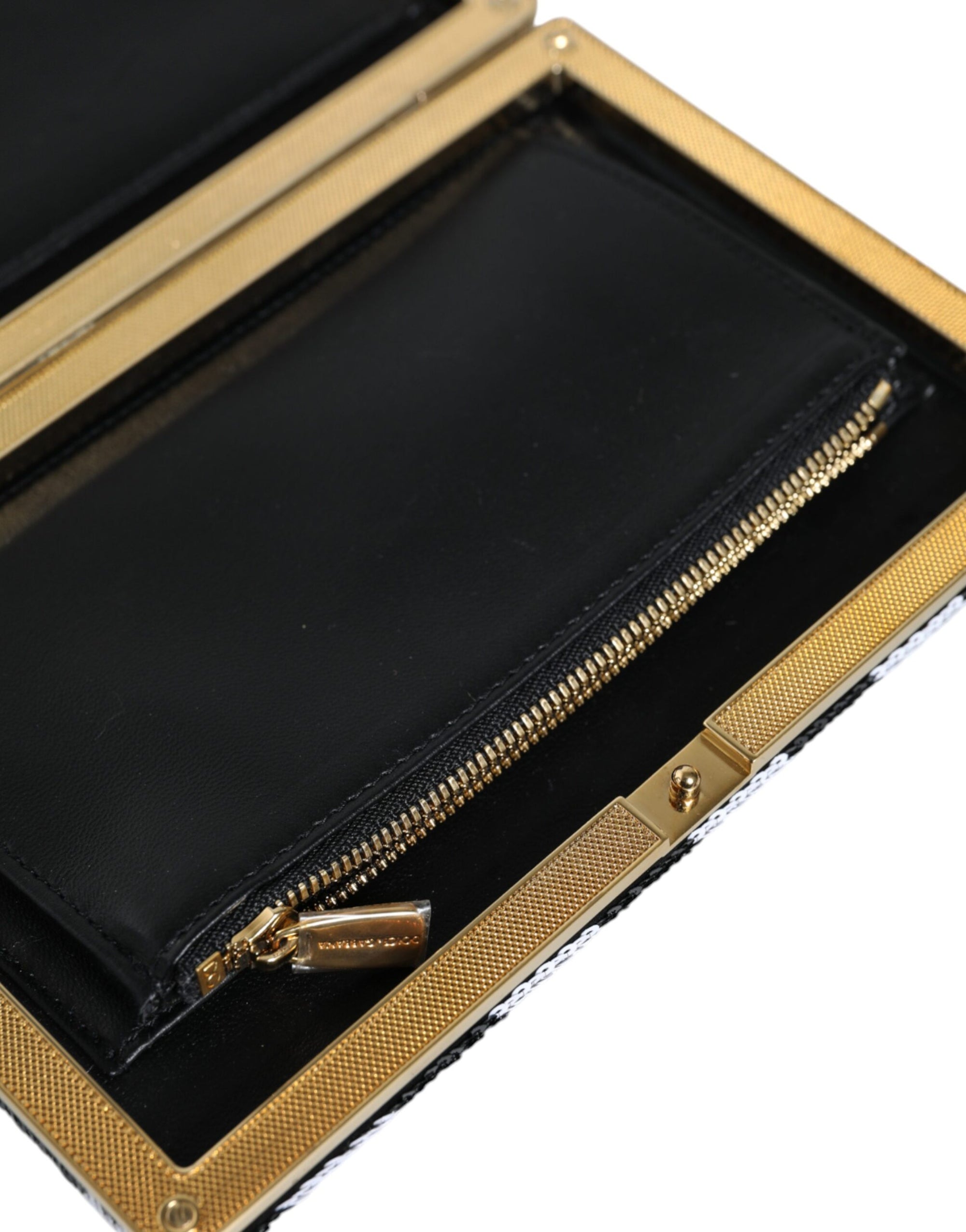 dolce-gabbana-clutch-inside-view