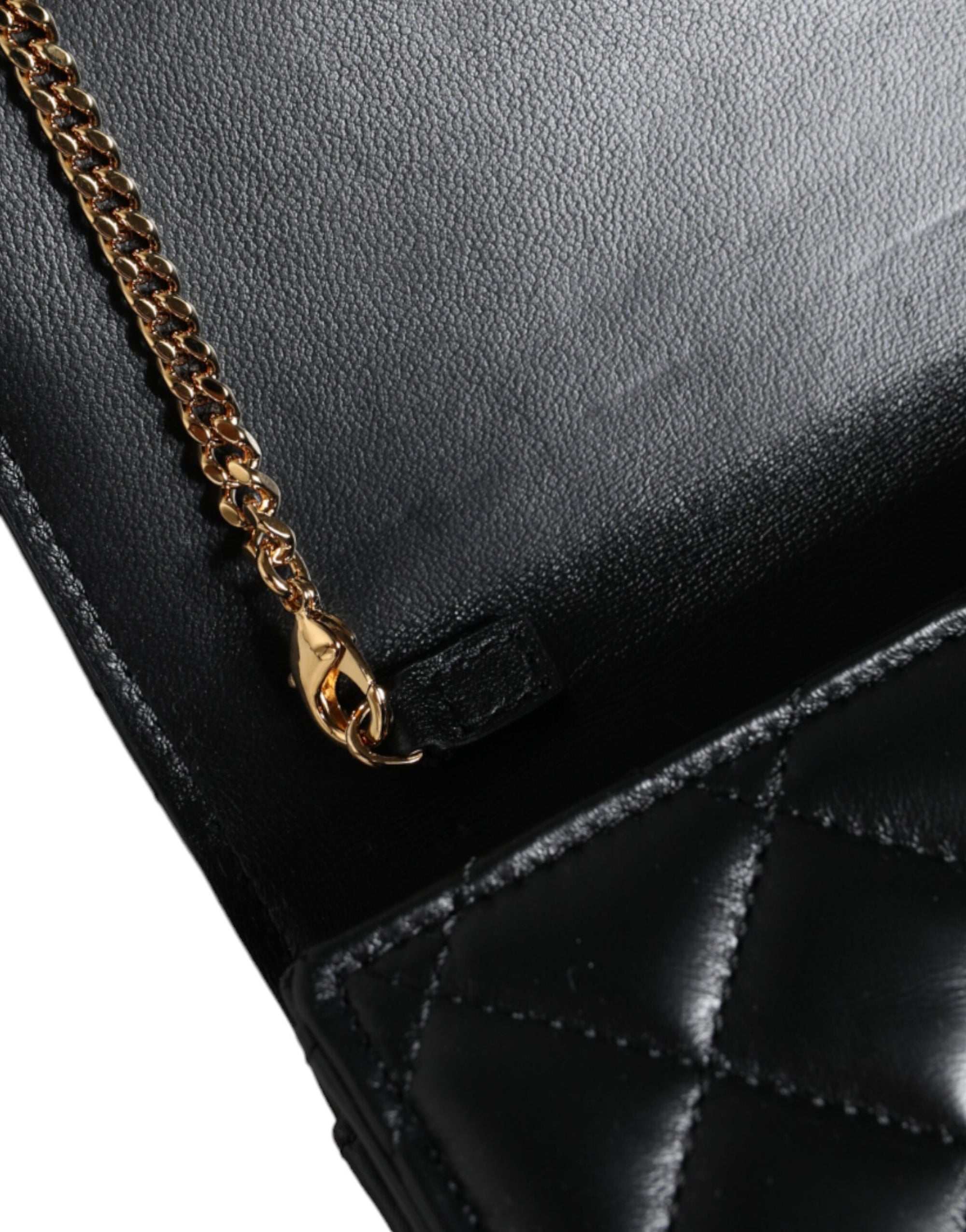 versace-black-quilted-leather-crossbody-strap-detail