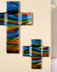 Veelkleurig kruis als muurdecoratie met golvend patroon
