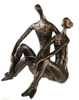 Sitzende Liebesskulptur - Bronze | Datum | H. 25,5 cm